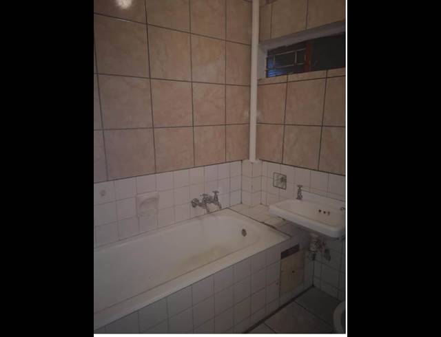2 BEDROOM FLAT FOR SALE IN SASOLBURG EXT 2